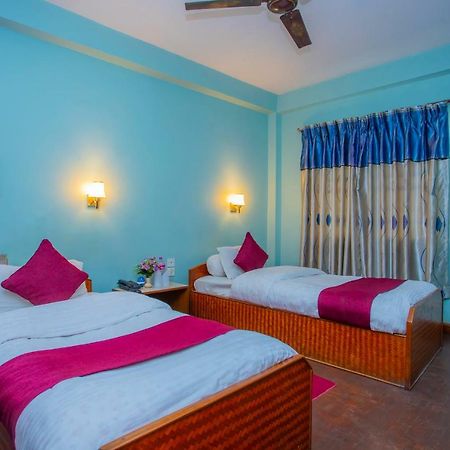 Spot On 445 New Hotel Natureland Pokhara Eksteriør billede