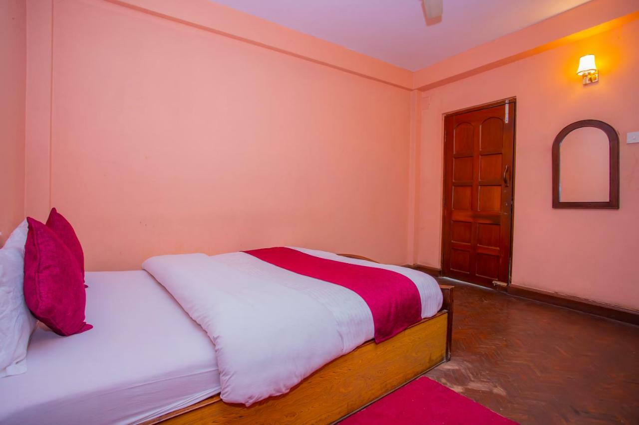 Spot On 445 New Hotel Natureland Pokhara Eksteriør billede