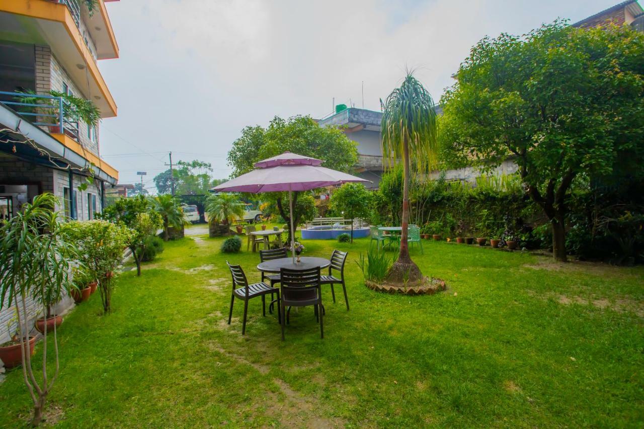 Spot On 445 New Hotel Natureland Pokhara Eksteriør billede