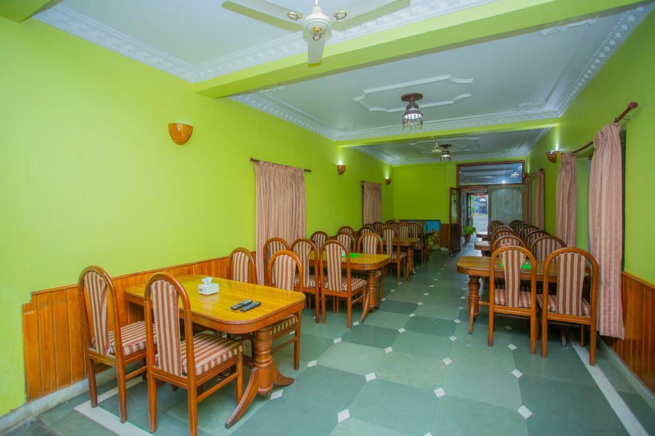 Spot On 445 New Hotel Natureland Pokhara Eksteriør billede