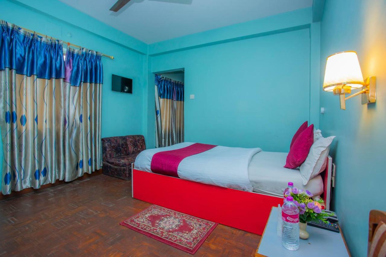 Spot On 445 New Hotel Natureland Pokhara Eksteriør billede