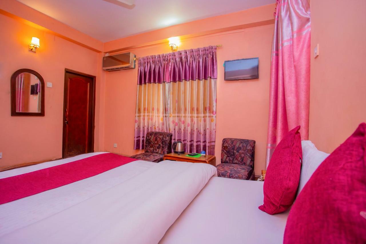Spot On 445 New Hotel Natureland Pokhara Eksteriør billede