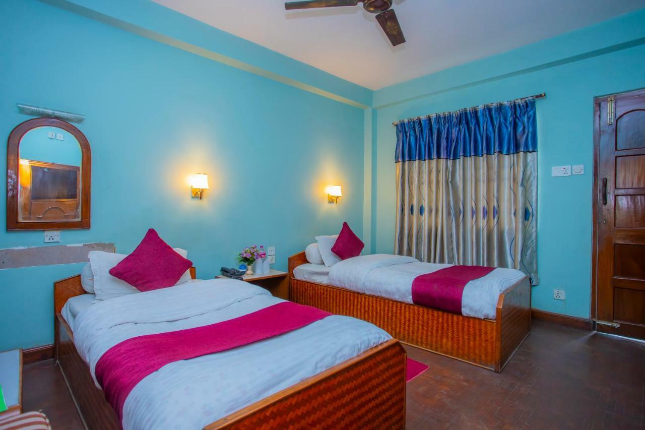 Spot On 445 New Hotel Natureland Pokhara Eksteriør billede
